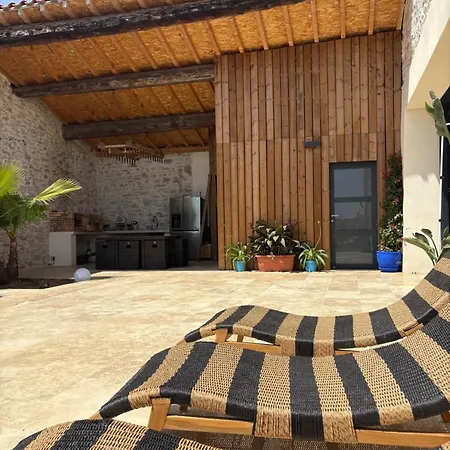 La Cave Villa Paraza