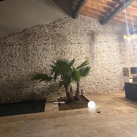 La Cave Villa Paraza