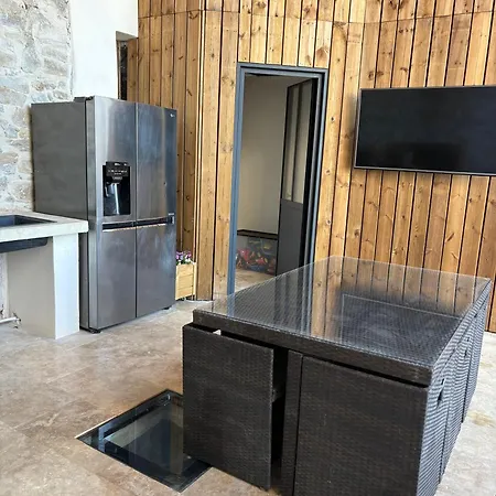 La Cave Villa Paraza